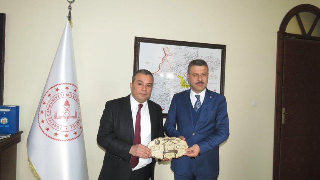 Belediye Başkanımız Şefik Çakıcı Milli Eğitim Müdürümüz Osman Özkan'ı Ziyaret Etti