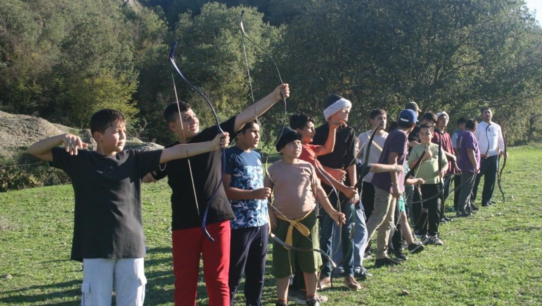 BOYABAT EĞİTİM SPOR GELENEKSEL OKÇULUK KULÜBÜ FAALİYETLERİ DEVAM EDİYOR 