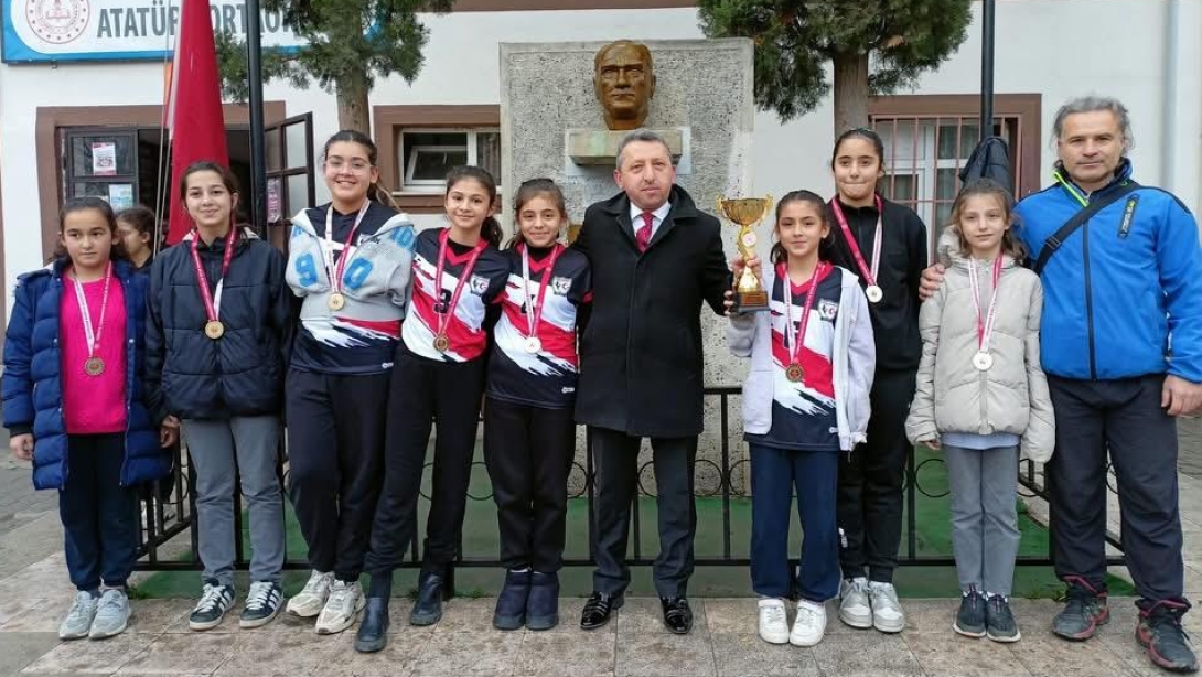 BUGÜNKÜ ŞAMPİYONLUK HABERİ VOLEYBOLDAN